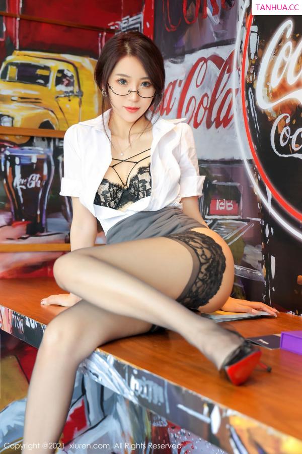 周慕汐  骨感女神周慕汐 职场眼镜OL系列第30张图片